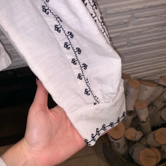Treasure & Bond White V-Neck Boho Embroidered‎ Long Sleeve Top Small NWT - Picture 5 of 6